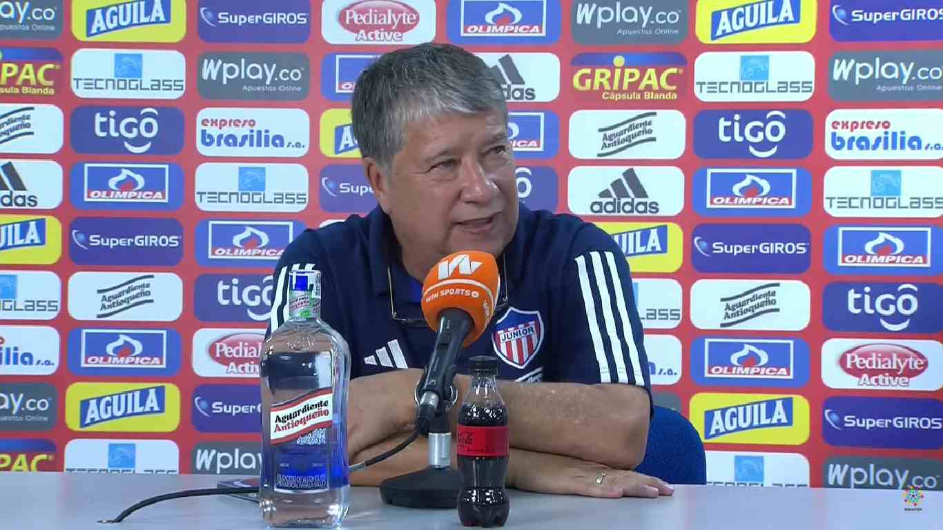 A Junior le sacaron el 'Bolillo' y le trajeron a Arturo Reyes